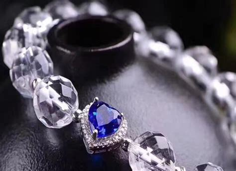 天然水晶多少钱是多少 天然水晶是如何形成的 - 冰种玻璃种翡翠手镯挂件A货_翡翠原石种水等级划分鉴定价格多少钱，国翠世家珠宝