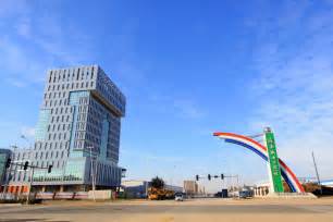 位于四川省内江市经济开发区城西工业园，厂区总征地面积165345m2，建设规模产能按年产30万千升规划设计。