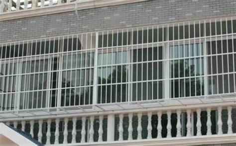 防盗窗垫板304不锈钢阳台防护网护栏窗台防坠冲孔钢板防盗网垫板-阿里巴巴