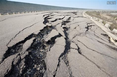 甘肃定西地震已致89人死亡593人受伤 - 航运在线资讯网