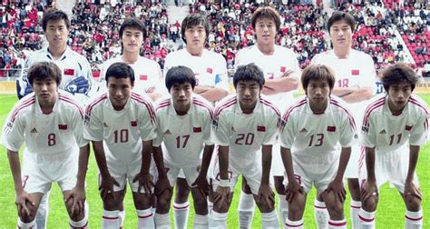05世青赛中国队：冯潇霆梅西并列十大新人，宣告国足站起来了_东方体育