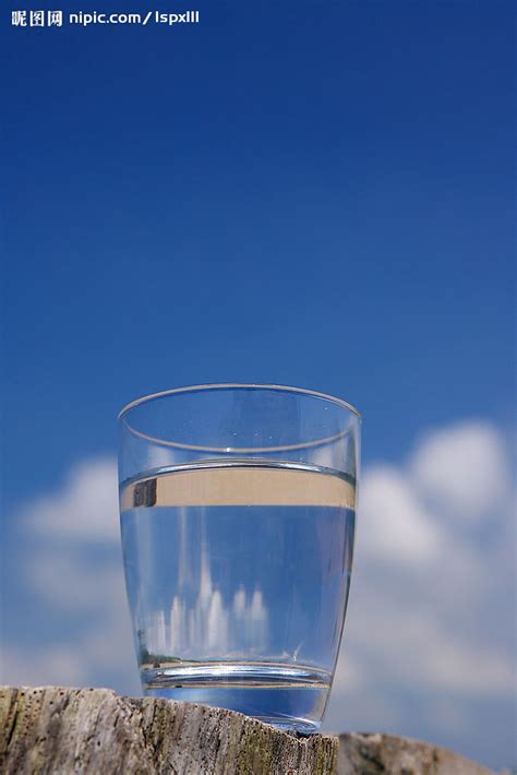 一杯250毫升水图片,250ml的水杯有,250ml水有多少_大山谷图库