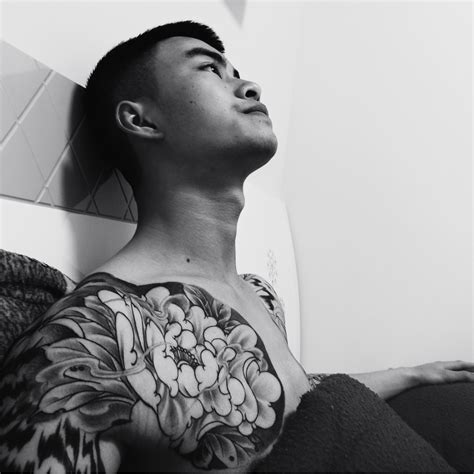 纹身结痂失败图片