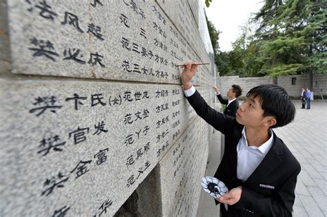 侵华日军南京大屠杀遇难同胞纪念馆再度开放 迎来参观人潮【8】--图片频道--人民网