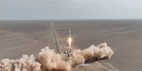 天龙二号遥一运载火箭首飞成功，采用闭式循环3D打印液体火箭发动机