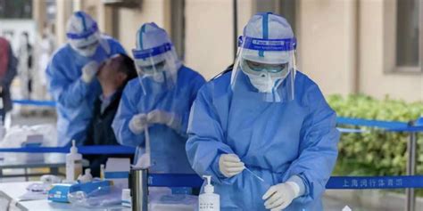 党旗下凝心 战斗中聚力（三） ---做最坚强的后盾：疫情下的检验科 - 党员风采 - 丹阳市人民医院