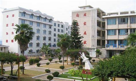 云南省比较好的职业学校有哪些“云南省普洱卫生学校”