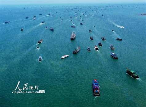 海南临高：渔船扬帆 出征开渔【4】--图片频道--人民网