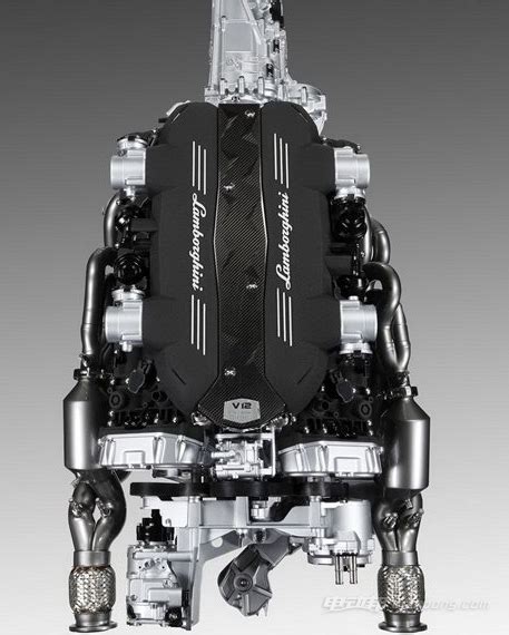 v12发动机是什么 12个缸的V型发动机 — 车标大全网