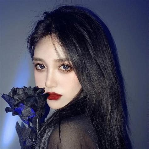 高冷女生图片
