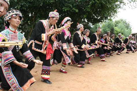 李娜倮：拉祜族是能歌善舞的民族，用美妙歌声奏响致富乐章_凤凰网视频_凤凰网