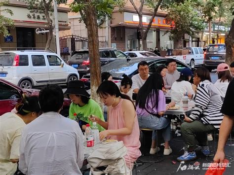 乌鲁木齐巷子里的美食街 -天山网 - 新疆新闻门户