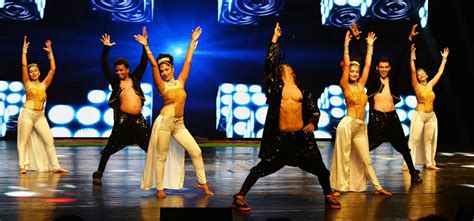 印度宝莱坞歌舞晚会在乌鲁木齐上演|印度|宝莱坞_凤凰资讯