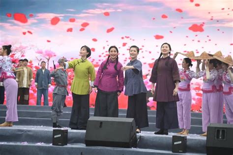 陌上花开迎宾朋，今天石首这里好热闹