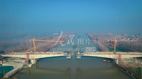江苏宿迁：京杭运河大桥建设全力推进-人民图片网