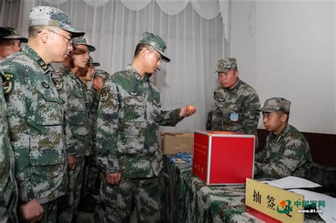 武警湖南总队组织2019年冬季中高级士官选晋考核 - 中国军网
