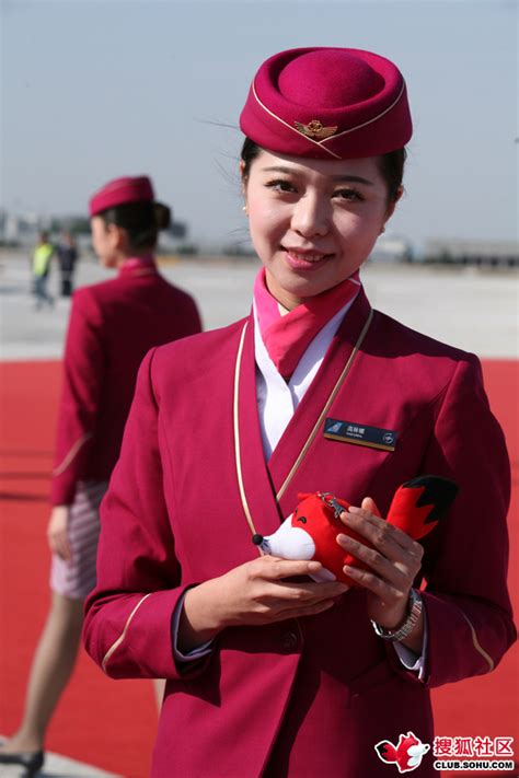中国首家飞机餐厅开业 “空姐”服务_频道_腾讯网