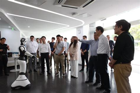 研究院应邀参加徐州市智能产业精准招商活动-人工智能研究院