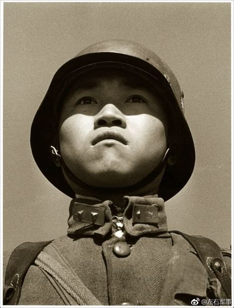 一组由匈牙利摄影师罗伯特·卡帕拍摄的抗日战争时期中国武汉地区的国