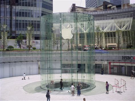 苹果在全球又新开了不少旗舰店，它们看起来有些不一样了 | 第一财经杂志