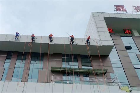 深圳卓高外墙清洗公司-实力雄厚,资质齐全,专业高空外墙施工二十年!