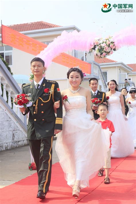 军人的浪漫：军营婚礼见证最美爱情