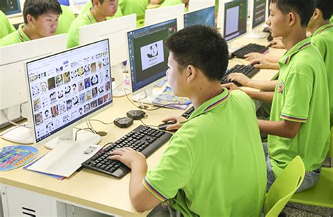 面对中考，给自己一个新的起点圆梦未来-哈尔滨新华电脑学校|新华互联网科技|哈尔滨计算机学校|IT培训教育机构