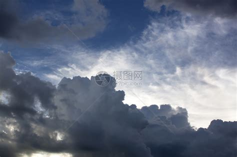 暴雨前多雨云的天空高清图片下载-正版图片504775779-摄图网