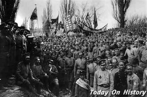 历史上的今天6月23日_1925年中国广州省港大罢工的工人游行至沙面英租界附近时，遭到英军开枪镇压，50多人死亡，沙基惨案发生。