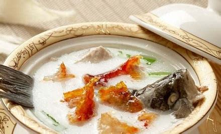 炖鱼汤的煲汤技巧 - 菜瓢谷