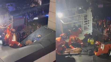 男子从26楼坠落至3楼平台奇迹生还，横梁都被砸变形，消防紧急营救