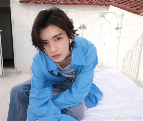 毕雯珺微博图片