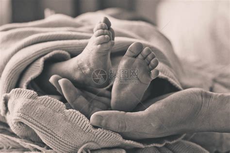 产妇家庭出生概念高清图片下载-正版图片506023506-摄图网