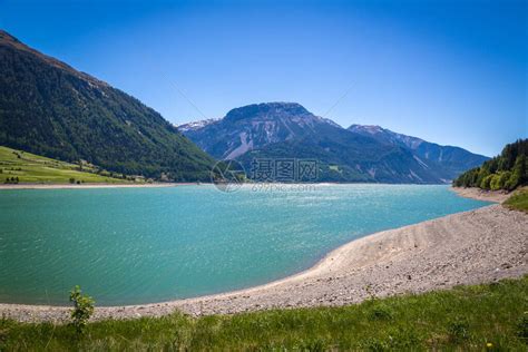 奥地利和意大利边境的Resc高清图片下载-正版图片506590734-摄图网