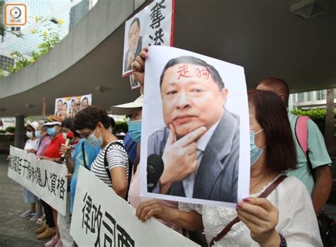硬气！香港市民街头怒怼乱港黑记：有了《国安法》 我们不怕_凤凰网视频_凤凰网