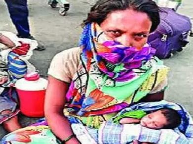 美媒：印度孕妇跋涉中途分娩 ，歇两小时后又走了160公里