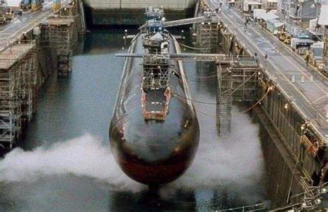美军6亿美元核潜艇被一把火烧毁报废，究其原因却是船厂工人失恋