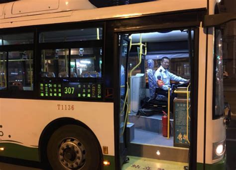 新塍农民夜间进城不再难 嘉兴至新塍的129路公交夜班车正式运行-公交-秀洲新闻网