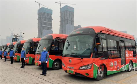 海豚公交穿行城市 成都新能源公交车上新啦_四川在线