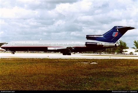 Aircraft Photo of N7268U | Boeing 727-222/Adv | United Airlines ...