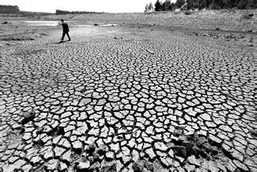 美国半个多世纪以来最严重旱灾,持续22年，美国干旱加剧，千年一遇的旱灾到底有多严重？-史册号