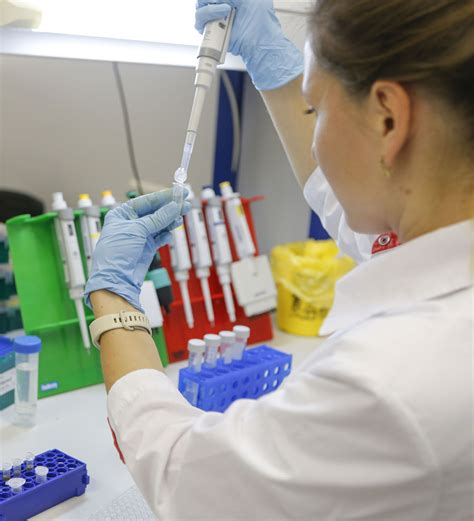俄罗斯卫生部批准对“卫星-LIGHT”新冠疫苗进行临床试验 - 2021年1月11日, 俄罗斯卫星通讯社