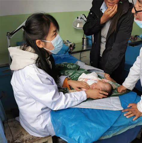 贵州工程公司 基层动态 西藏天晖光伏电站开展“安全生产月”高原缺氧救援演练活动