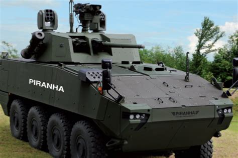 M1126装甲车有强大的装甲防护能力，可以维持每小时60英里的速度|史赛克|装甲车|斯特赖克_新浪新闻