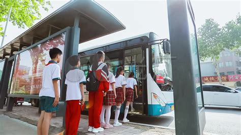 浪漫！七夕节老公用无人机给公交司机老婆送饭：还有个惊喜红包_手机新浪网