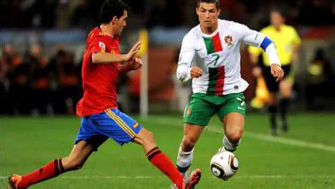 2010年世界杯，史上最强西班牙VS巅峰时期C罗带领的葡萄牙队_腾讯视频}
