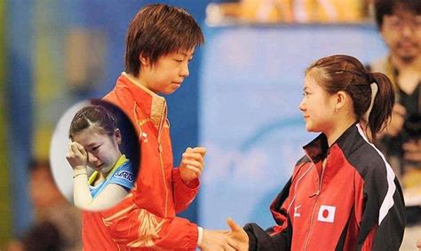 教练示意张怡宁让球，可惜她演技差被看穿，福原爱赛后直接大哭