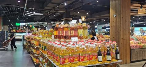 桂中过渡农贸市场开业迎客 各类新鲜农副产品品类齐全_周边