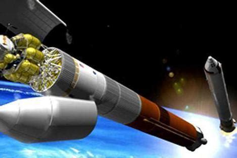 航天飞机固体火箭助推器分离图片-航天飞机固体助推器分离素材-高清图片-摄影照片-寻图免费打包下载