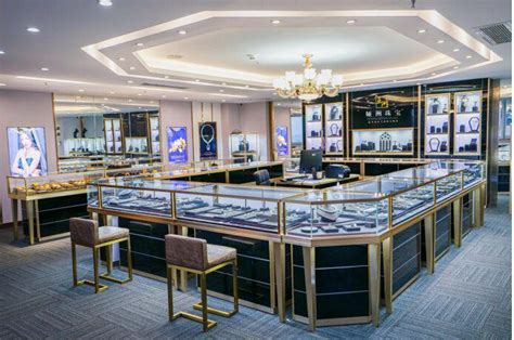 海南省钻石珠宝有限公司首家“精选国际珠宝店”开启试营业